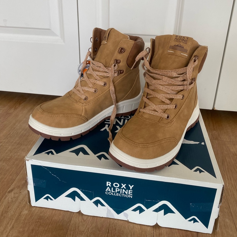 Roxy - Women's Karmel Lace-up Boots